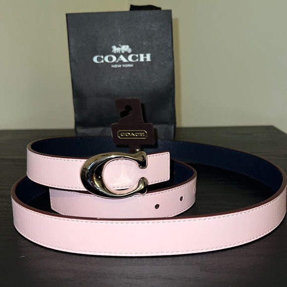 New Coach Logo Leather Reversible Signature Belt. - Picture 2 of 6